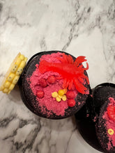 Load image into Gallery viewer, Crawfish boil pot bath bomb