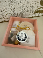 Load image into Gallery viewer, Mama to bee gift set