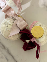 Load image into Gallery viewer, Milk Bath ornament