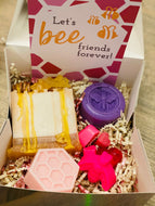 Bee Friends Valentine soap gift set