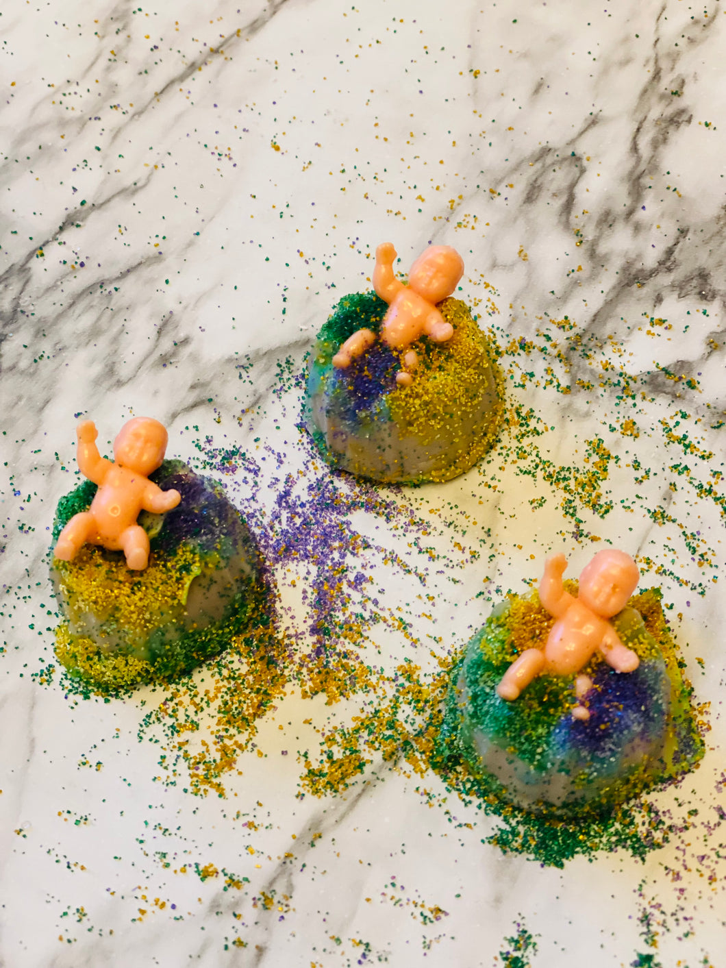 Mini king cake soap bath bomb