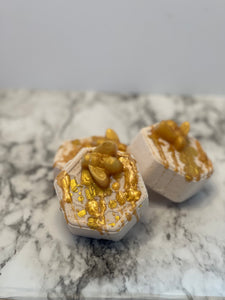 Honey comb bath bomb